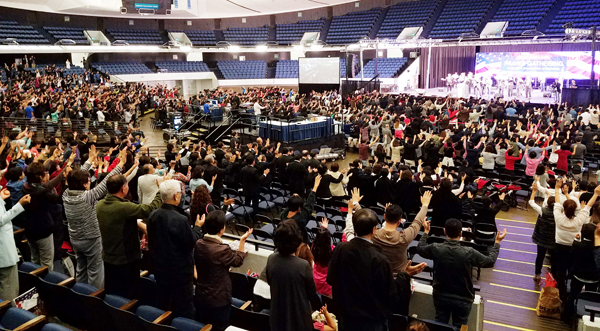 다민족기도회가 10월 23일 오후 5시부터 3시간 동안 애나하임 컨벤션센터에서 ‘Heal Our Land(이 땅을 고쳐 주소서)’라는 주제 아래 열렸다.