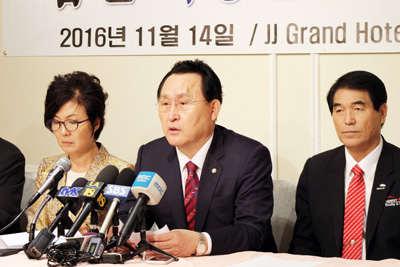 김재권 회장이 이번 소송 결과에 대해 설명하고 있다. 