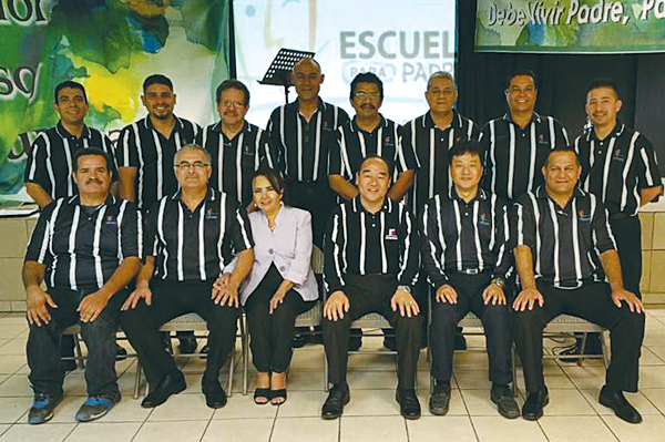 멕시칼리에서 개설된 멕시코 현지인 열린 아버지학교 1기가 15일 열렸다.