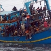 ▲배를 타고 지중해를 건너고 있는 난민들의 모습. ⓒvoiceofthepersecuted 제공