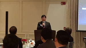 인사말을 전하는 마이클 박 대표