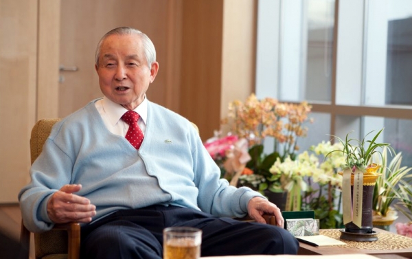 극동방송 이사장인 김장환 목사. 그는 “앞으로도 극동방송은 방송을 통한 복음전도의 외길을 갈 것”이라며 “복음만이 남북통일과 사회통합, 양극화 등 사회를 치유하고 국민들에게 소망을 주는 해답임을 확신하기 때문”이라고 했다. ⓒ김진영 기자