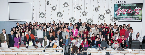 나눔선교회, 남가주농아교회, 남가주밀알선교단, 종려교회가 함께 송년모임을 했다. 