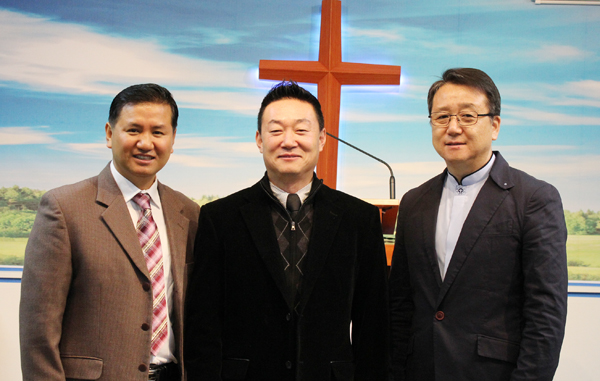 신년특새를 함께 한 강양규 목사, 이규복 목사, 임문희 선교사