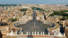 미켈란젤로의 돔에서 내려다본 바티칸의 성 베드로 광장. ©wikipedia