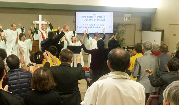 팜스프링스한인교회가 창립 12주년을 맞이해 축제의 예배를 드렸다. 