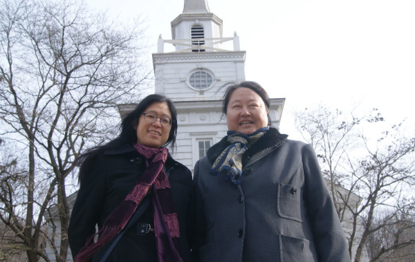 어린양개혁교회가 피어몬트 지역으로 이전하고 지난 5일 첫 주일예배를 드렸다. 사진은 담임 류승례 목사(우)와 2세 담당 임그레이스 목사(좌)