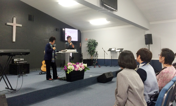 오렌지카운티한인교회에서 매달 두 번 어머니들의 기도회가 열리고 있다. 