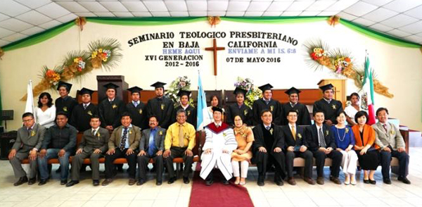 필자는 지난 10년 동안 매년 이 신학교 졸업식을 방문해 큰 도전과 감동을 받고 있다.