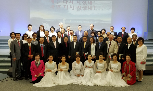 남가주교협이 부활절 연합새벽예배를 세계아가페선교교회에서 오전 6시에 드렸다.