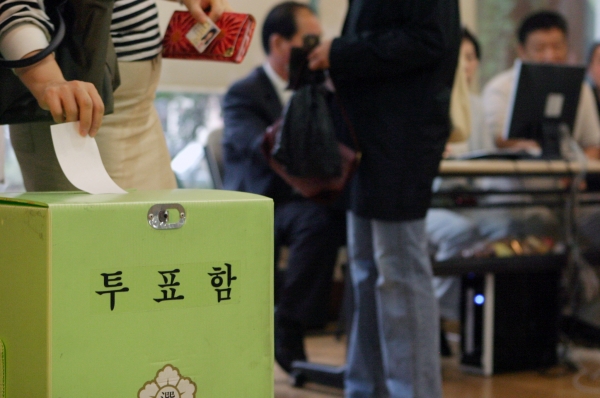 ▲국내 한 교회가 담임목사에 대한 재신임 투표를 하던 모습