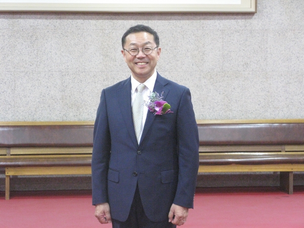 충현교회 새로운 담임목회자로 선 한규삼 목사. ©조은식 기자