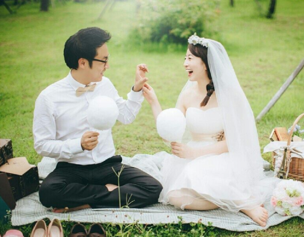 ▲배우 이아린, 남편 조윤혁 목사 웨딩화보. ⓒ이아린 SNS