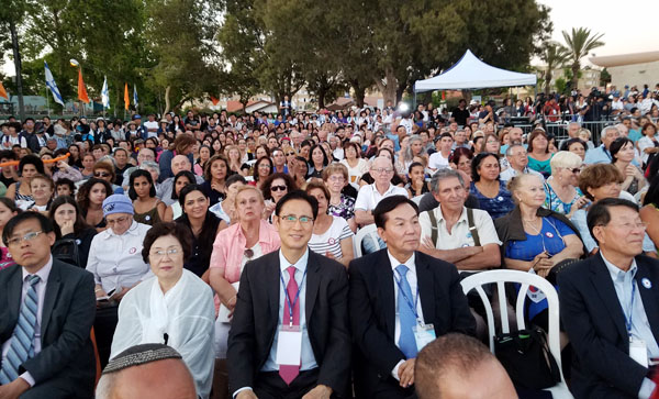 이번 행사에 참석한 박성규 목사와 김인식 목사