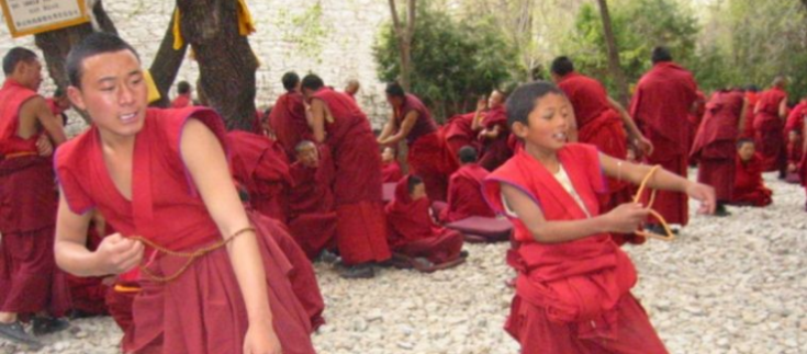 [출처=티베트 승려들,위키피디아]