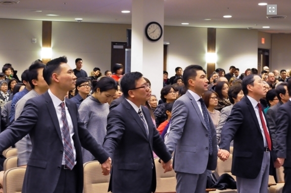 ▲지난 2월 캐나다큰빛교회 성도들이 한마음으로 임현수 송환을 위해 기도회를 열었다.(ⓒ큰빛교회 홈페이지)