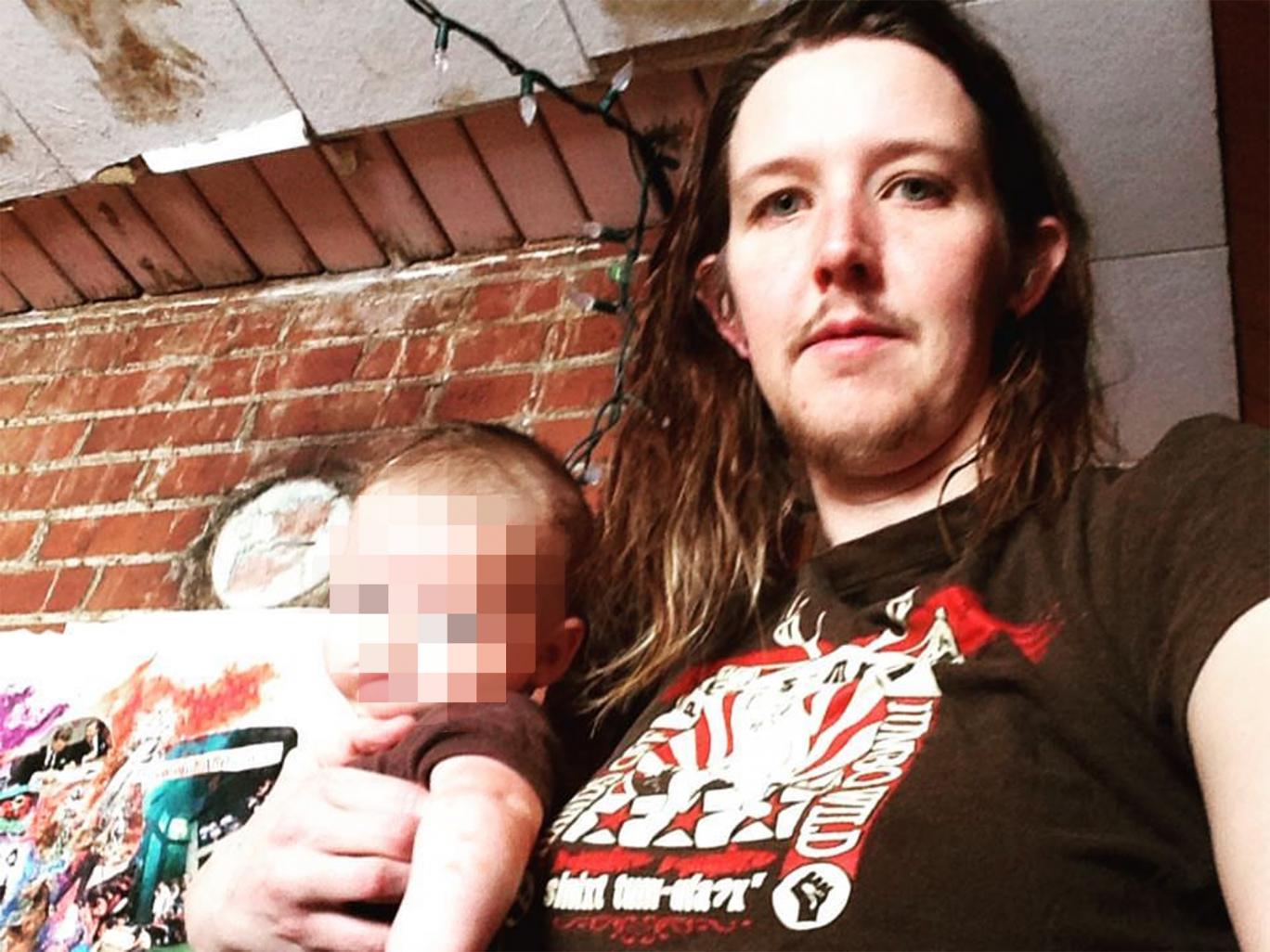 ▲보호자 코리 도티와 아기 사진/페이스북