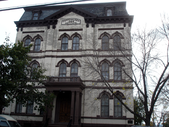 뉴욕갈릴리 교회는 최근 칼리지 포인트 지역으로 이전했다.