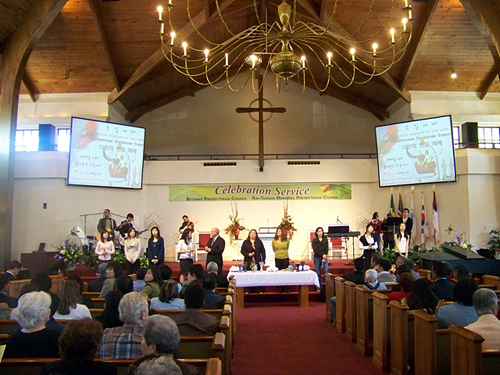 4일 드려진 새성전입당 다문화예배 모습