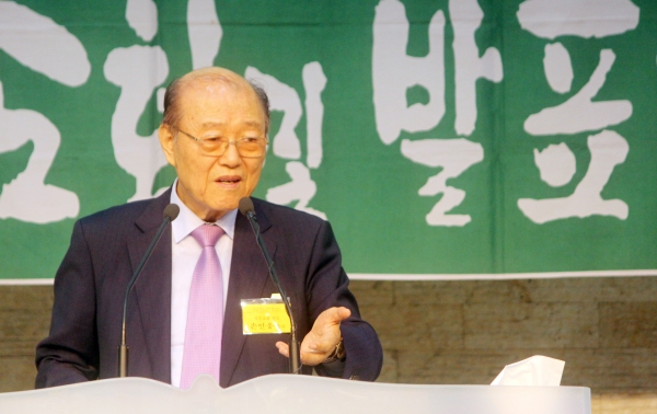 ▲손인웅 목사가 발표하고 있다. ⓒ이대웅 기자