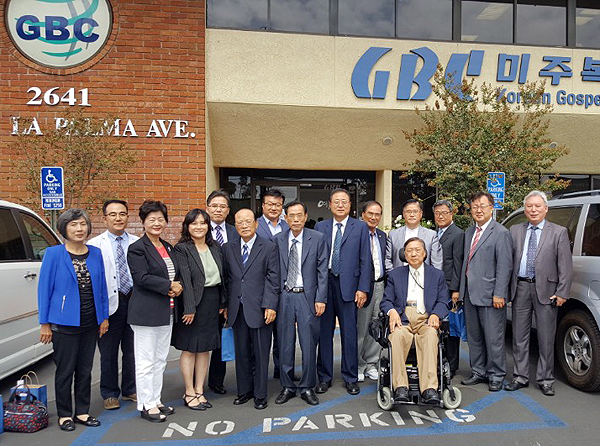 OC교협이 월례기도회를 미주복음방송 사옥에서 개최했다. 