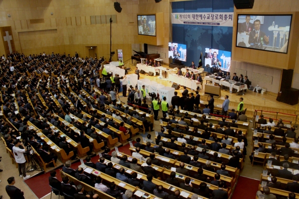 ▲예장 합동 제102회 총회가 19일 전북 익산 기쁨의교회에서 개회했다. ⓒ김진영 기자