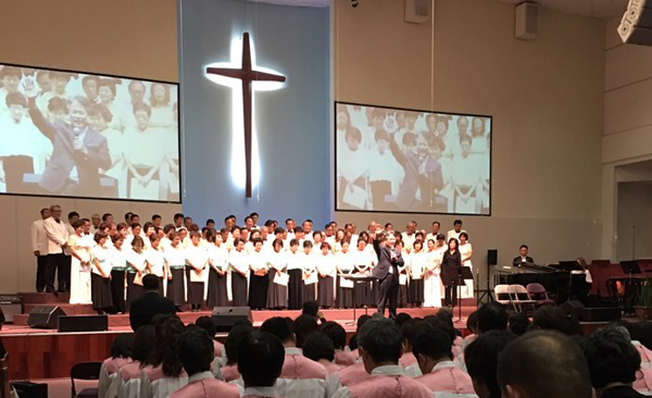 남가주한인장로협의회가 ‘사랑의 찬양제’로 이웃 돕기에 앞장 섰다.