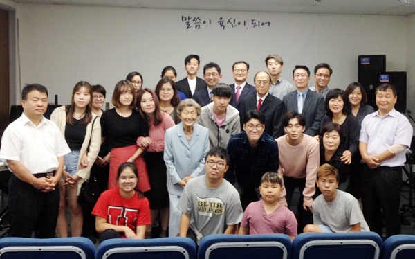 에버스톤교회 성도들