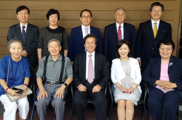 이번 정기연주회를 준비하고 있는 임원들이 최근 기자회견을 열고 음악회를 소개했다. 