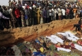 극단주의 무슬림인 풀라니 목자들에게 희생된 이들의 시신을 묻고 있는 나이지리아 교인들. ⓒ미국 크리스천포스트