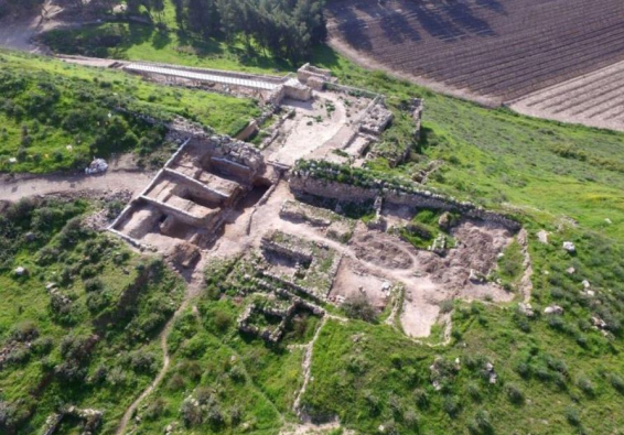 바알산당이 변소가 된 증거