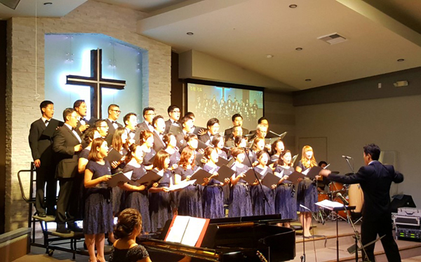 은혜로 남녀중창단이 찬양 콘서트를 열었다. 