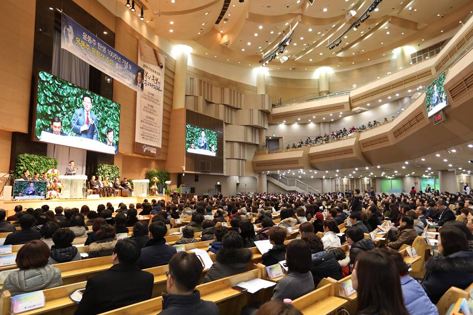 예배가 진행되고 있다