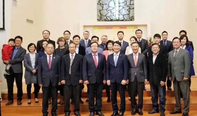 신년하례예배를 드린 후 기념촬영