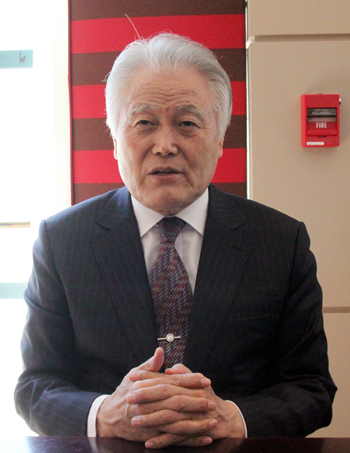 얼마 전 은퇴한 원 목사는 지금도 현역 시절의 열정으로 선교에 매진하고 있다.