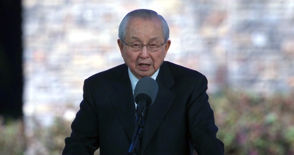 故 빌리 그래함 목사의 장례예배에 참석해 추모사를 전하고 있는 김장환 목사 ⓒBilly Graham Evangelistic Association(BEGA) 홈페이지 영상 캡쳐