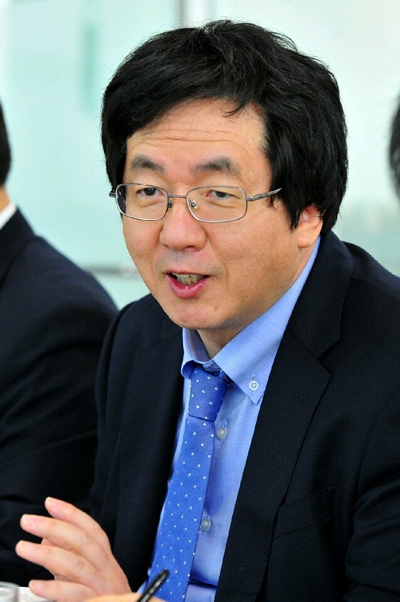 ▲한동대 장순흥 총장. 그는 최근 겪은 지진 피해에 대해 “북핵보다 지진이 더 무섭더라”며 웃었다. 그러면서 “이번 지진을 겪으면서 힘든 것도 많았지만, 한편으론 기도할 수 있는 계기도 됐다”고 했다. ⓒ한동대