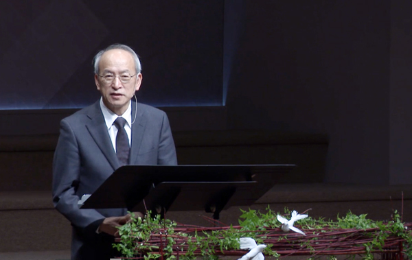 강영안 교수가 강의하는 모습