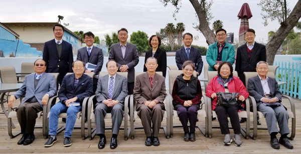 지난 3월 7일 사우스베이한인목사회가 남가주기쁨의교회에서 정기모임을 개최했다. 이날 설교는 주해홍 목사(에스라성경통독사역원 대표)가 했다. 이 단체는 부활절 연합예배, 목회자수련회, 국가를 위한 기도회, 연합찬양제 등을 준비 중이다. 