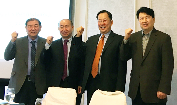 학교 관계자들이 LA에서 사역을 보고했다.