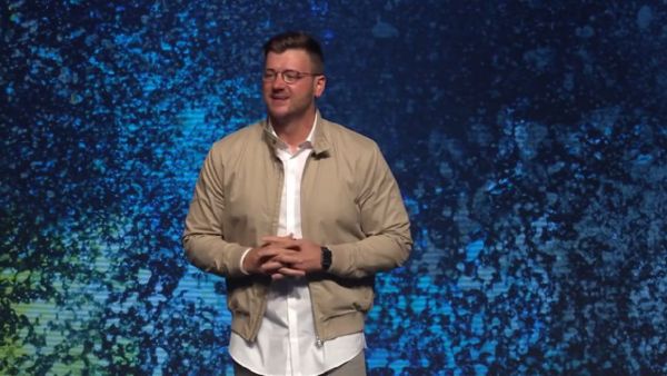 ▲스테판 하예스 목사. ⓒ언약교회