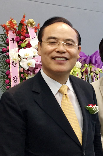 출판 기념 예배를 드린 후 한기홍 목사