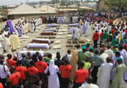 나이지리아에서 이슬람 무장단체에게 살해당한 기독교인 장례식 ⓒ 한국선교연구원 제공