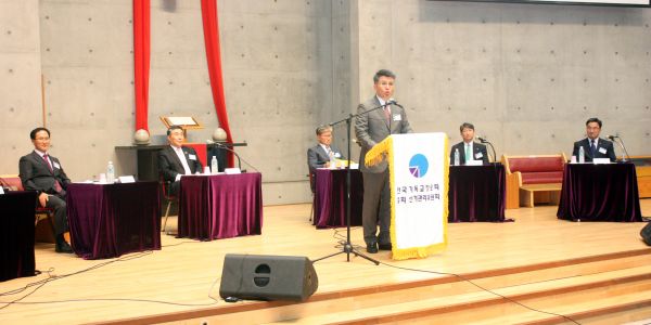 기장 이재천 총무(맨 앞). 