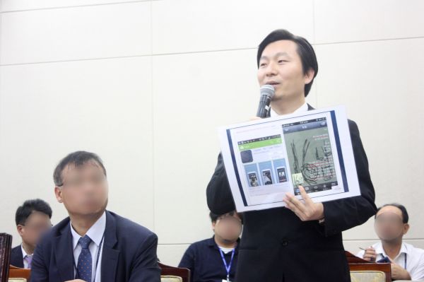 ▲지난해 보건복지부 국정감사 현장에서 에이즈의 실태에 대해 증언하고 있는 염안섭 원장 ⓒ김진영 기자