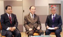 토론이 진행되고 있다. (왼쪽부터) 김철영 목사, 김명혁 목사, 이응삼 목사. ⓒ이대웅 기자