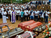 ▲스리랑카 테러 희생자들의 장례식 모습.
