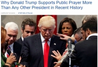 기도 받고 있는 도널드 트럼프 대통령 / 출처 = 카리스마뉴스 캡처