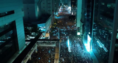 거리에 나선 홍콩 시위대의 모습. ⓒVox 보도화면 캡쳐