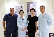 캘리포니아 웨이브 덴탈 센터 의료진 오른쪽 부터 안영준 원장, 김혜경 한의사, 이승희 치과의사, 카든 알사마라 치과의사